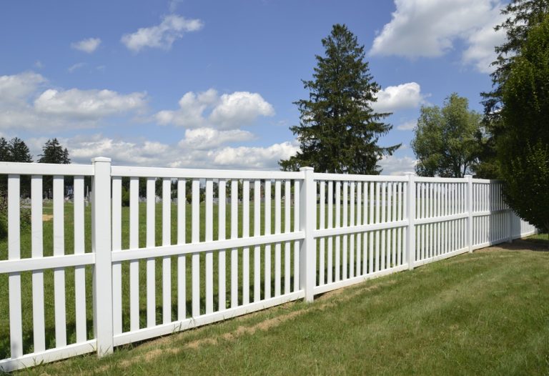 White vinyl fence- Big Easy Fences