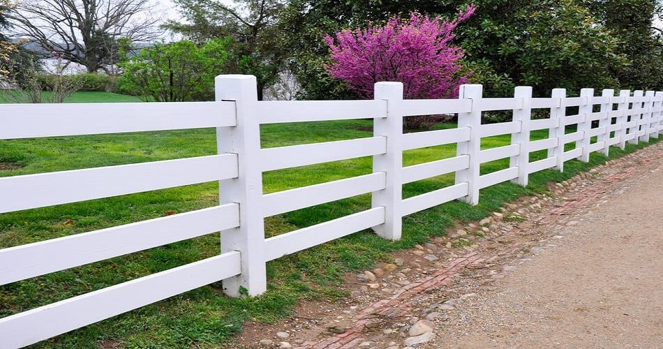 White wood fence - Big Easy Fences