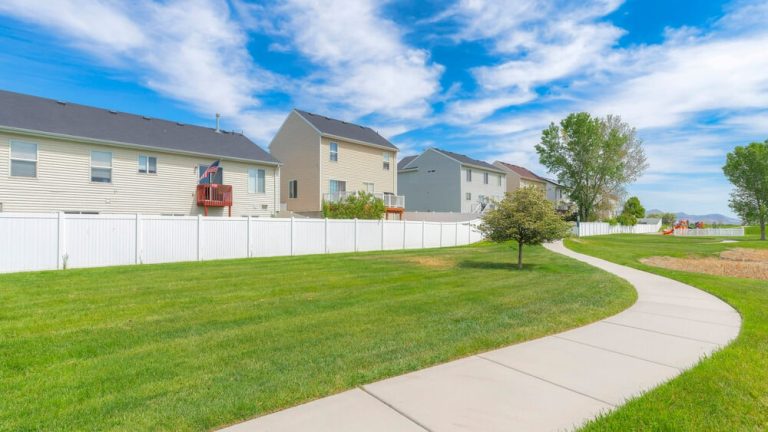 vinyl fence repair